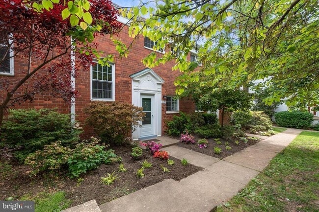 Primary Photo - 3372 Gunston Rd