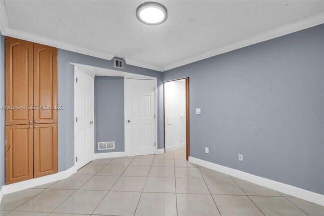 Building Photo - 5335 W 23rd Ct
