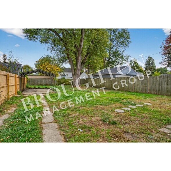 Building Photo - 5848 Acoma Dr