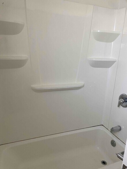 Building Photo - 730 S 46th St