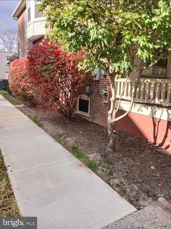 Primary Photo - 393 N York St