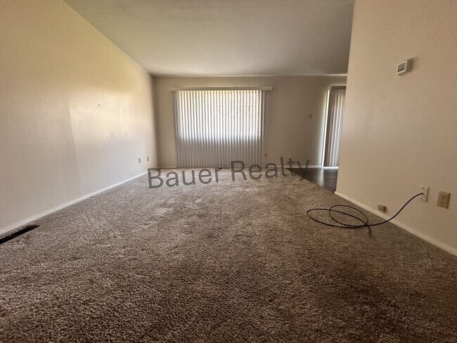 Building Photo - mh74