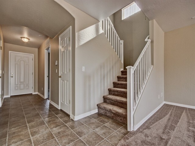 Building Photo - 11229 W Mariposa Dr