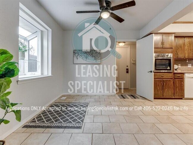 Building Photo - Stunning Yukon 3 Bed 2 Bath Home Available...