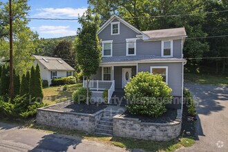 Building Photo - 505 B St