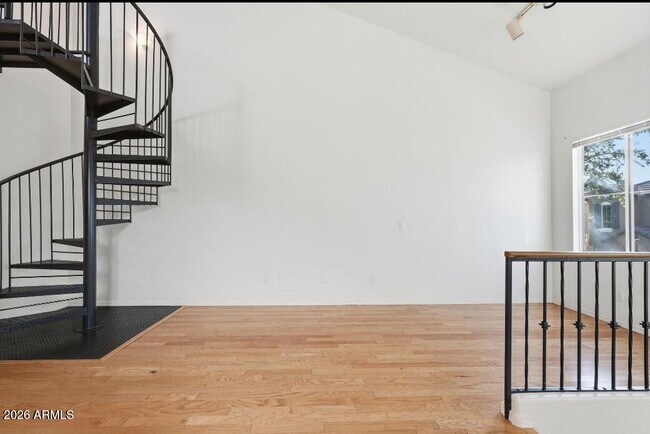 Building Photo - 161 W Campbell Ct