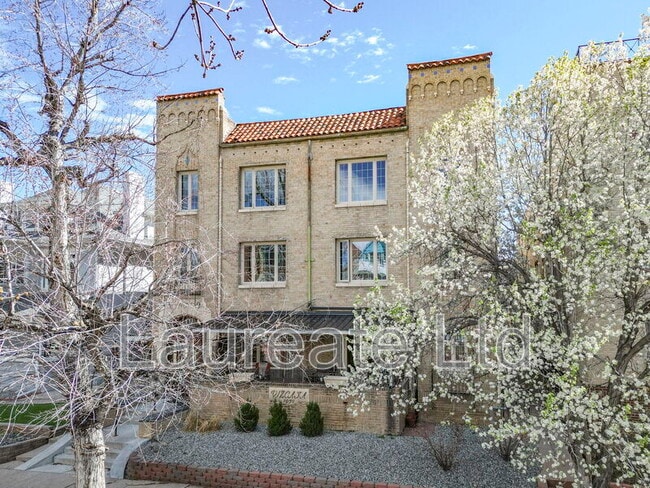 Building Photo - 1050 N Pearl St