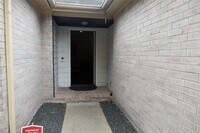 Building Photo - 10519 N Newpark Dr