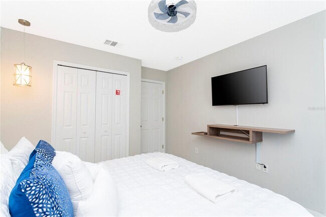 Building Photo - 8553 Crystal Cove Loop