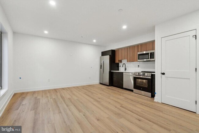 Building Photo - 808 N 3rd St