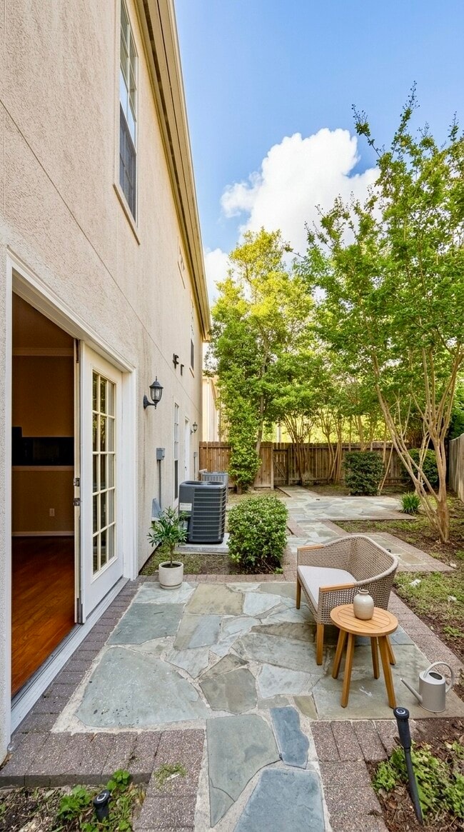 Building Photo - 7202 Harmony Cove