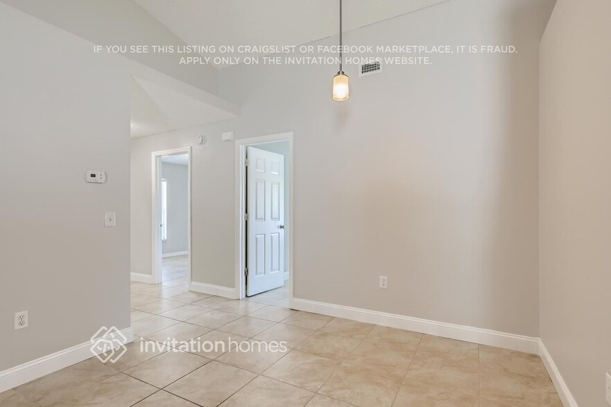 Building Photo - 210 Banbury Pl