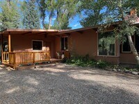 Building Photo - 3 Bedroom home on the river