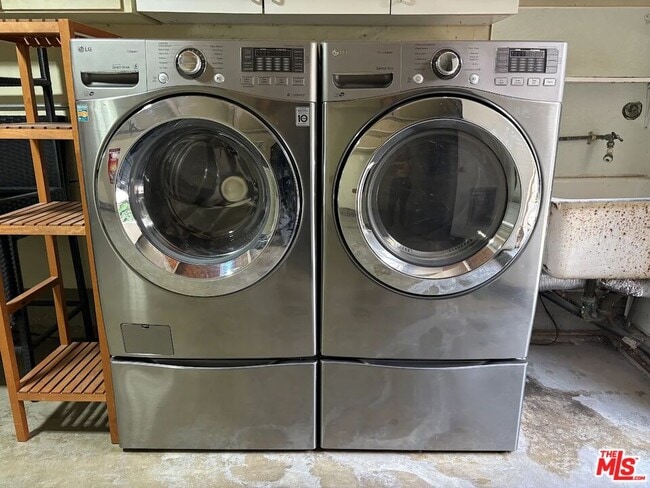 Building Photo - 1410 Dartmouth Dr