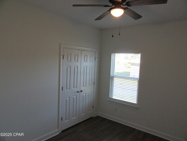 Building Photo - 2811 N Panama Ave