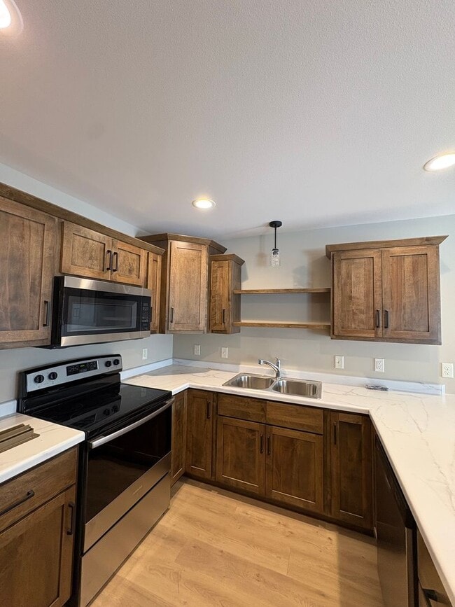 Building Photo - 240 E Randall Rd