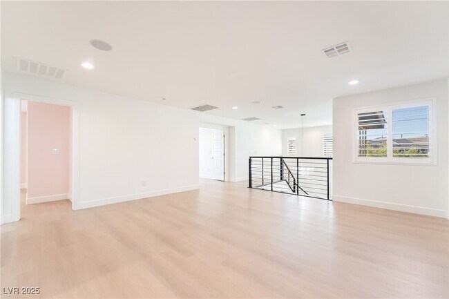 Building Photo - 10470 Dove Meadow Way