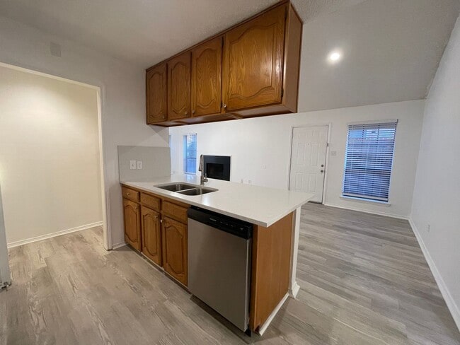 Building Photo - 2422-2424 Sherry Street