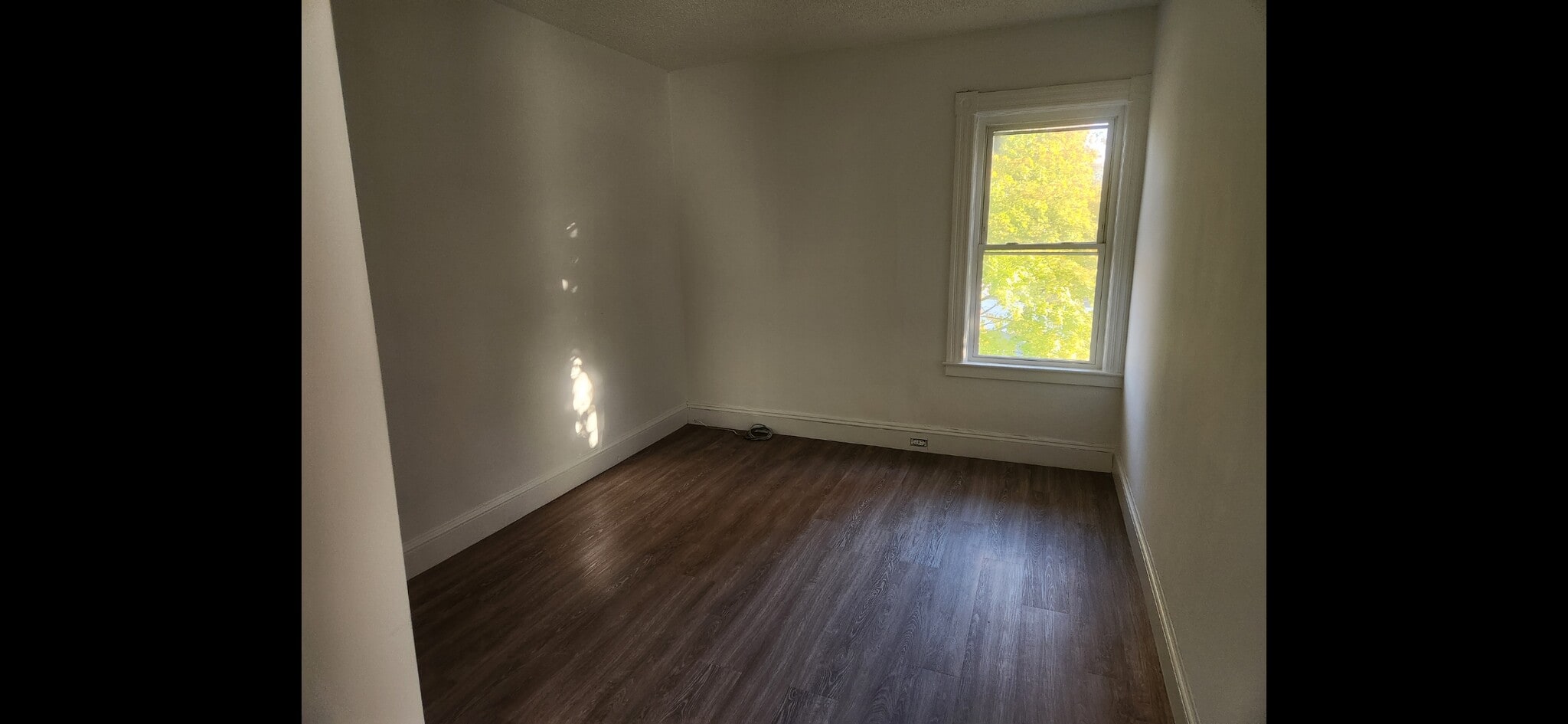 Building Photo - 698 Massabesic St