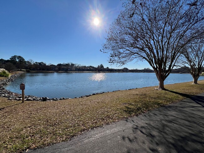 Building Photo - Kempsville Lakes