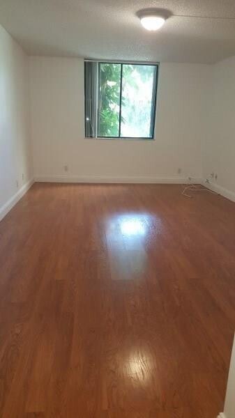 Building Photo - 733 SE 1st Way