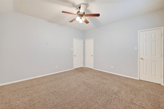 Building Photo - 2203 Lakewind Ln