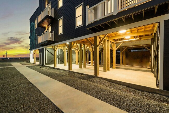 Building Photo - 801 Avenue K