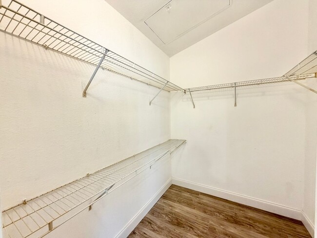 Building Photo - ** FAIRWAY PRESERVE ** 2 BED / 1 BATH COND...