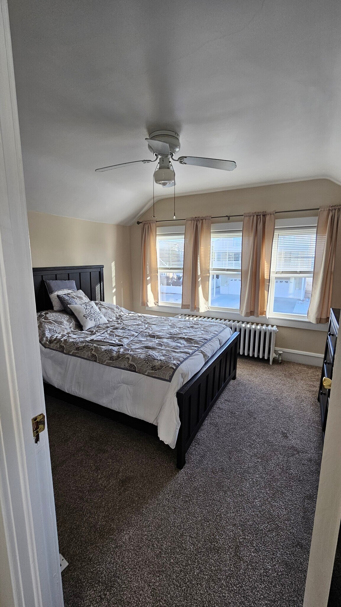 Bedroom - 112 E 25th Ave