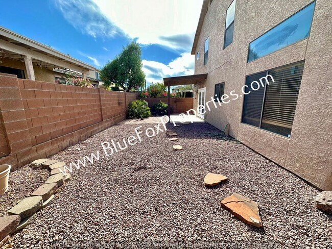 Building Photo - 3062 W Country Fair Dr