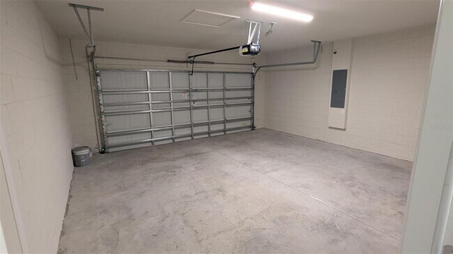 Building Photo - 3630 Cambridge Brk Dr