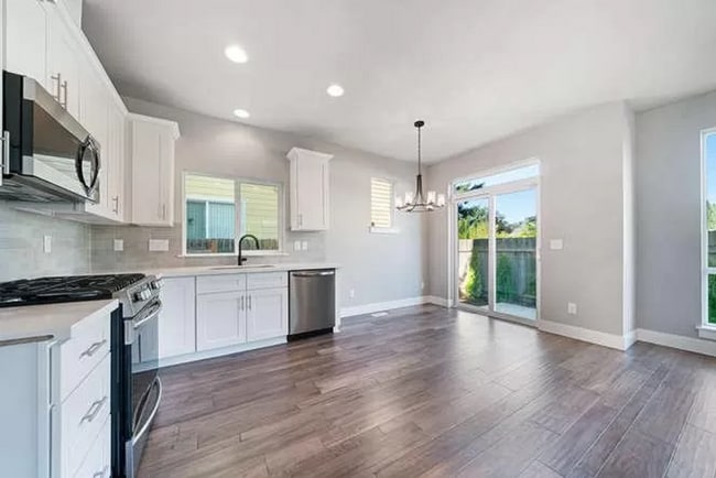 Building Photo - 6636 SE 57th Ave
