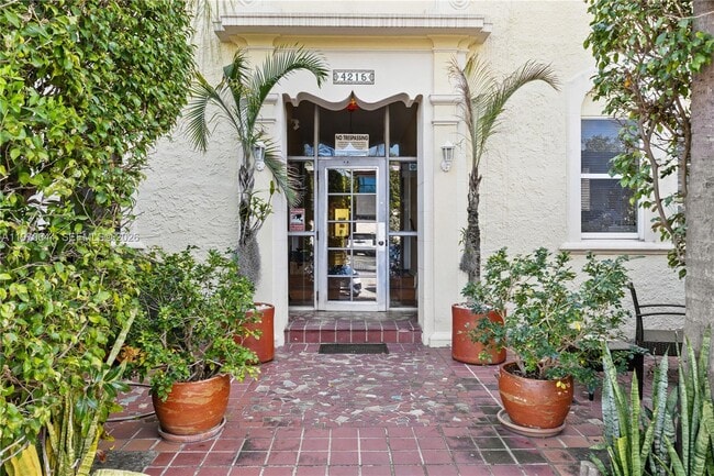 Building Photo - 4215 Sheridan Ave