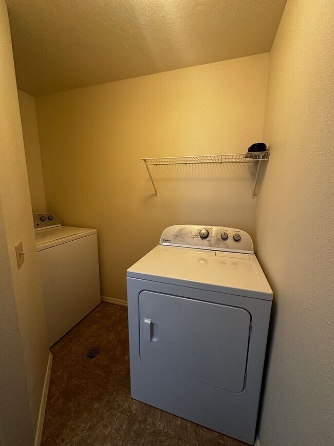 Building Photo - 43 N 25th Ave