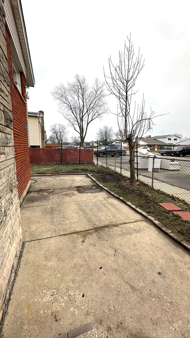 Building Photo - 9067 N Clifton Ave