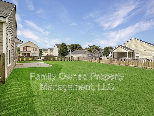 Building Photo - 261 Emerald Isle Dr