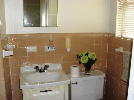 Building Photo - 803 Carmen St