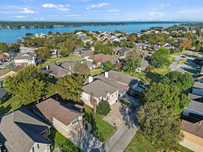 Building Photo - 169 April Cove