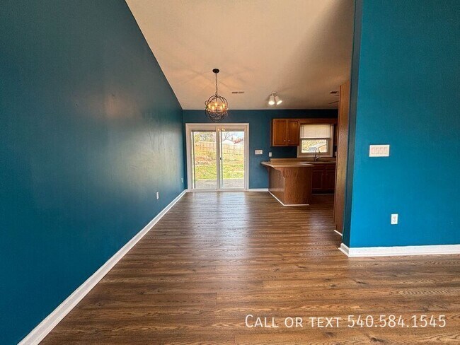 Building Photo - 3615 Ellen Dr