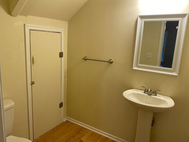 Building Photo - Quiet Cozy Northside Home for Rent