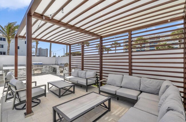 Building Photo - 3000 S Ocean Blvd