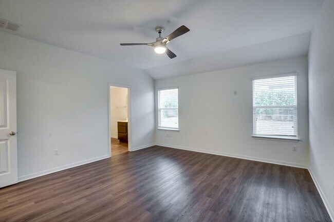 Building Photo - 403 Pentire Way