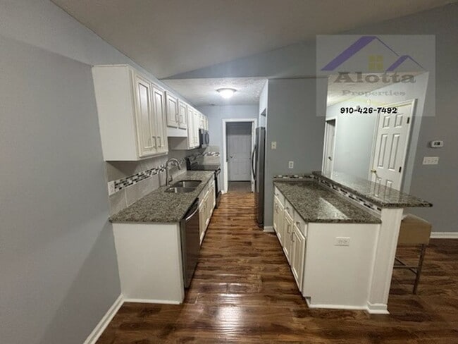 Building Photo - 505 Meadowland Ct