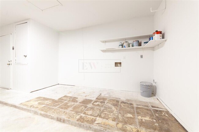 Building Photo - 22403 Deville Dr