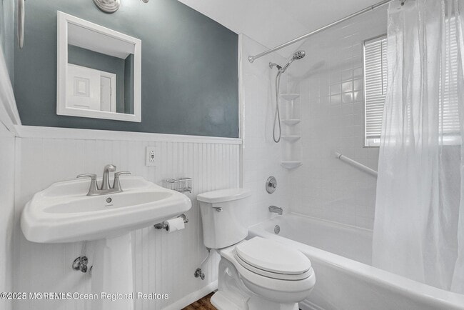 Building Photo - 1 Barbara Ln