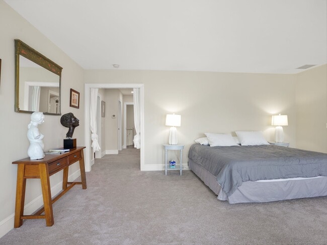 Building Photo - 3 E Beach Dr
