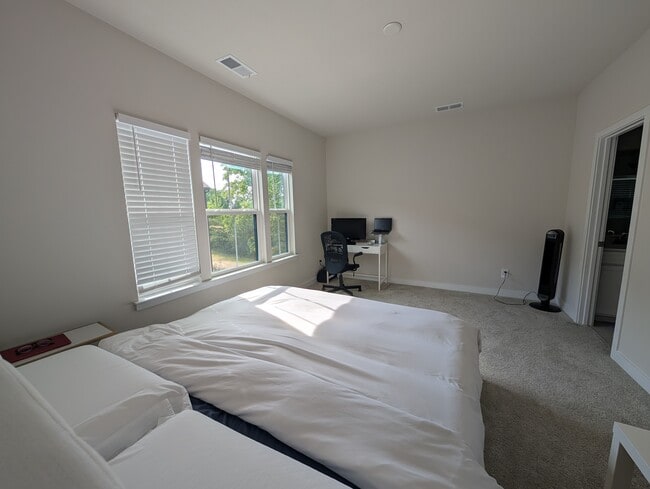 Building Photo - 460 Spearfield Ln