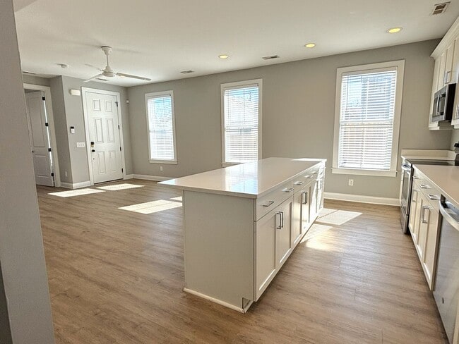 Building Photo - 9 Hanover St