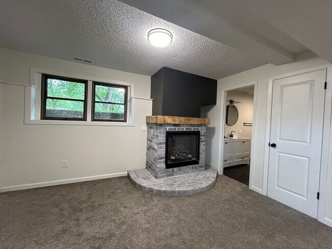 Building Photo - $1,950 | 3 Bedroom, 2 Bathroom | No Pets | Available on August 1st, 2026!