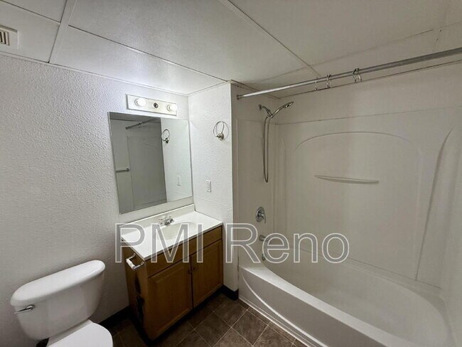 Building Photo - 1600 I St
